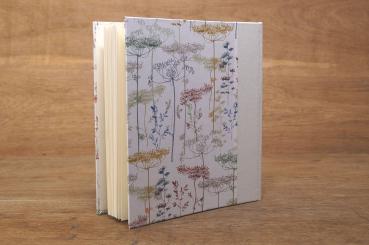 Album mit Blumenmotiven harmonische Farben